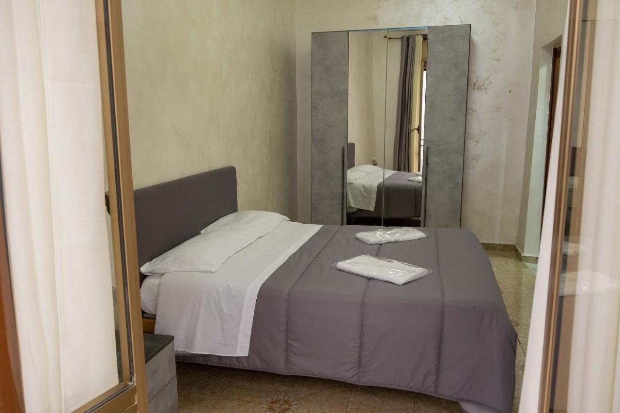 Casa Vacanza Russo Enzo Napels Buitenkant foto