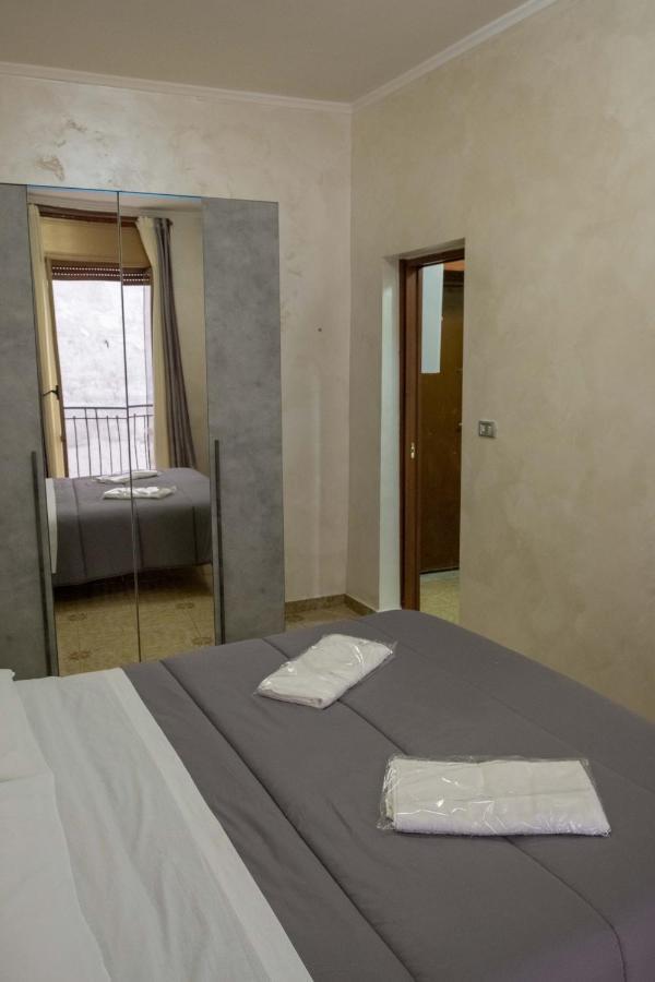 Casa Vacanza Russo Enzo Napels Buitenkant foto