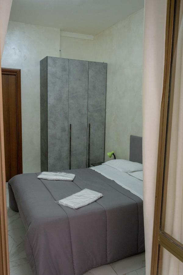 Casa Vacanza Russo Enzo Napels Buitenkant foto